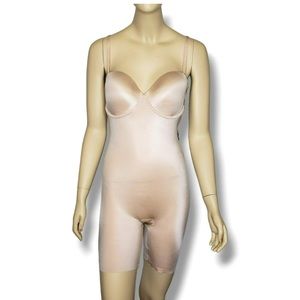 Spanx Suit Your Fancy Strapless Cupped Mid Thigh Bodysuit Women Medium Shapewear